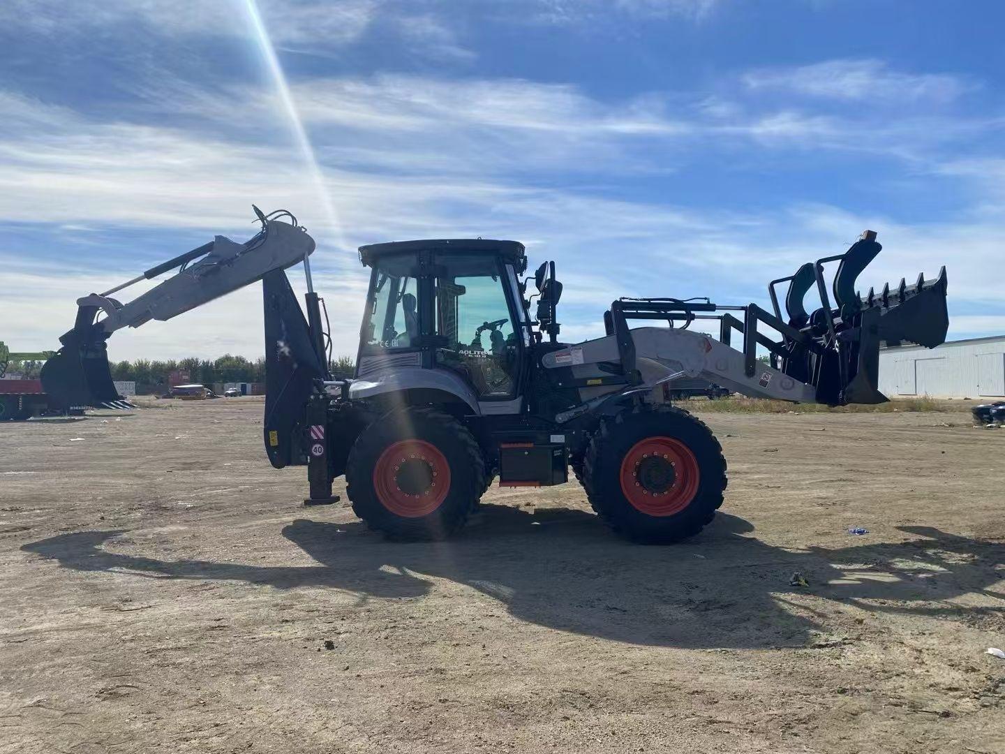 What’s the Difference Between a Backhoe and a Backhoe Loader?